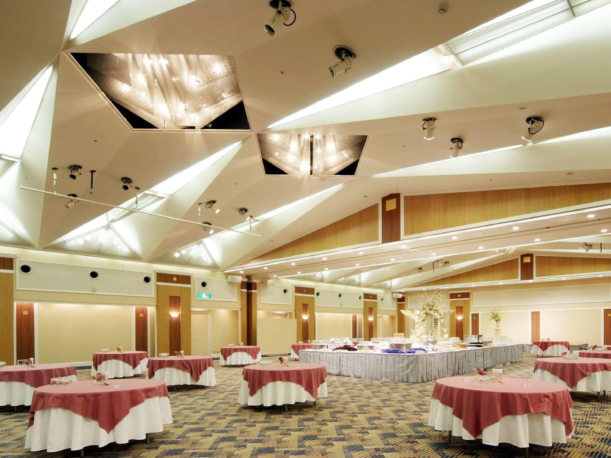 Hotel Crown Palais Kitakyushu Exterior photo